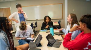 Students conversion with Dr. Hunt in a sociology class
