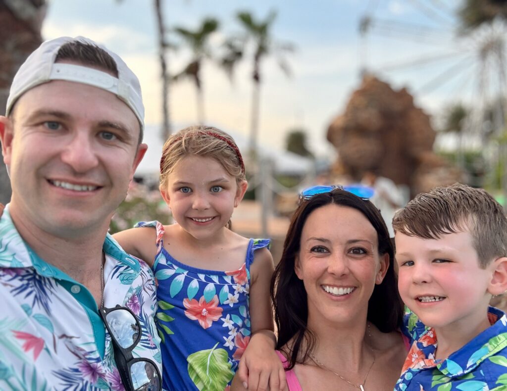 Travis and Jennifer (Fretwell) Muran with family