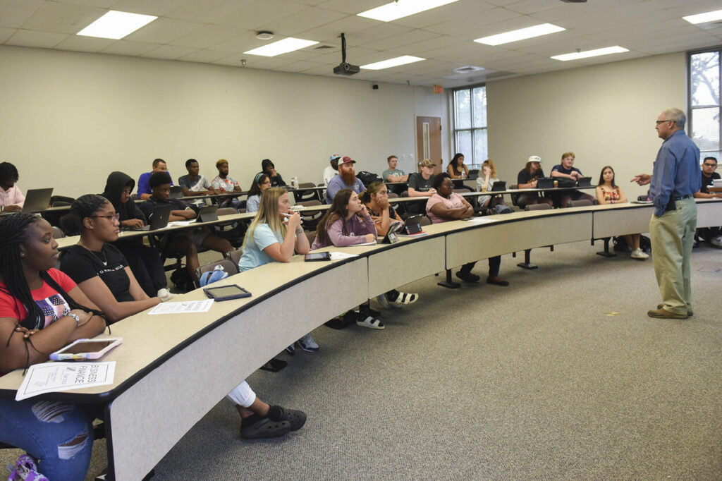 Professor Wofford teaches class