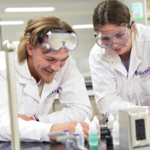 Students working in Biology/Chemistry lab