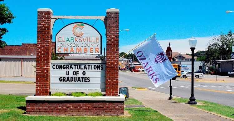 JOCO chamber congrats graduates sign